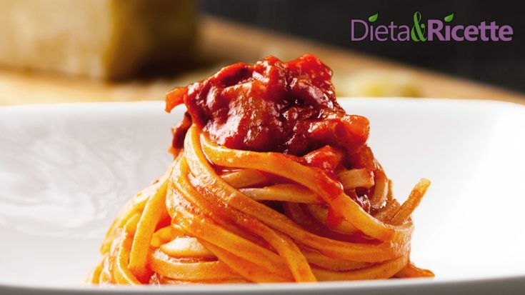 Spaghetti all'Amatriciana ricetta originale con ingredienti tradizionali