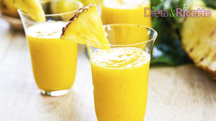 Centrifugato con ananas, mela e zenzero, la Ricetta detox