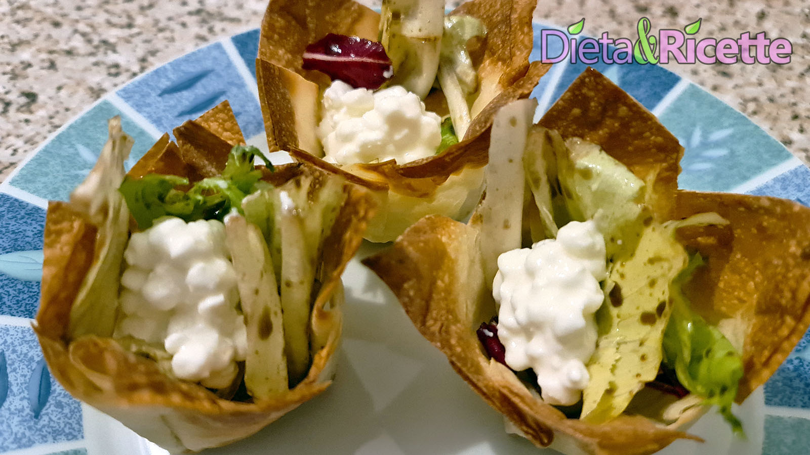 cestini di pasta fillo con fiocchi di latte e insalata